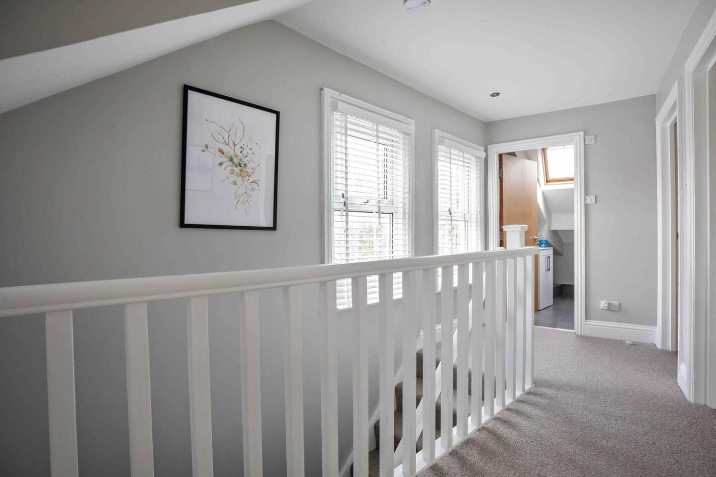 Stylish & Spacious 3 Bed Apartment With Parking Sheffield Exterior photo